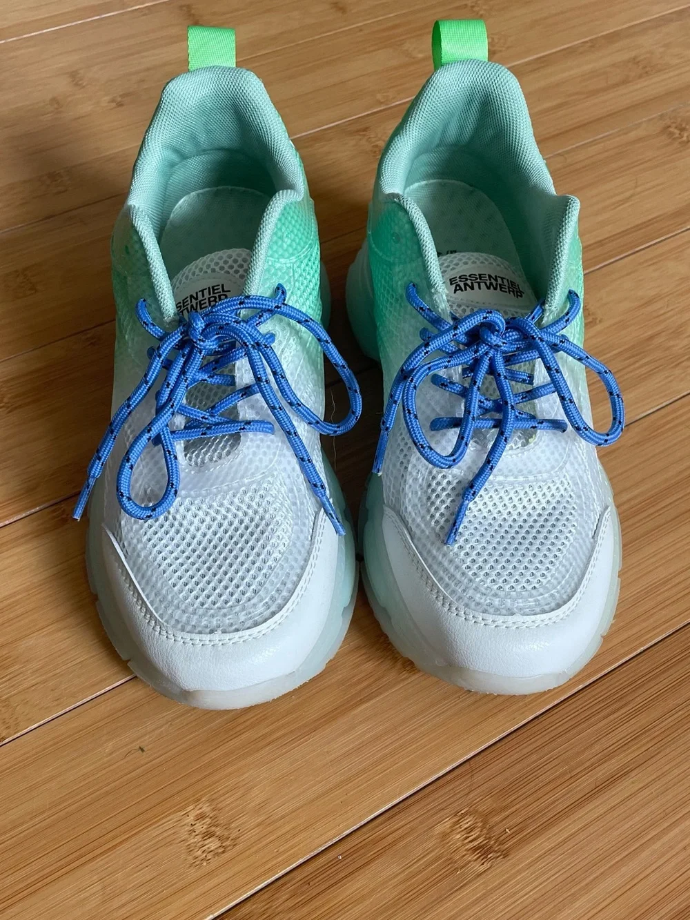 ESSENTIEL ANTWERP Mint Green and White Athletic Sneakers shoes OMBRÉ 40